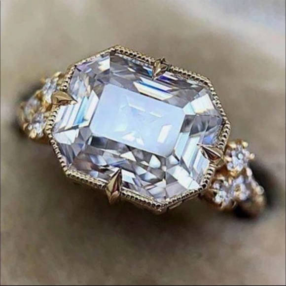 New 925 Silver Vintage Noble Yellow Gold CZ Ring - Picture 4 of 7